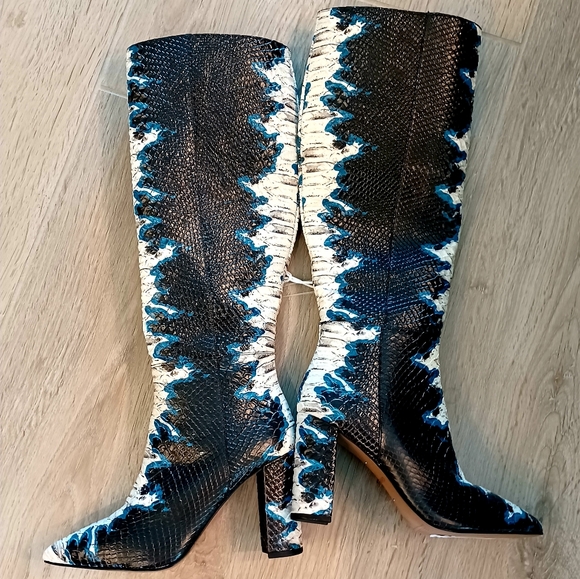NEW Gianni Bini Kellbie Snake Animal Print Leather Black & Blue Boots SZ 7 - Picture 6 of 10